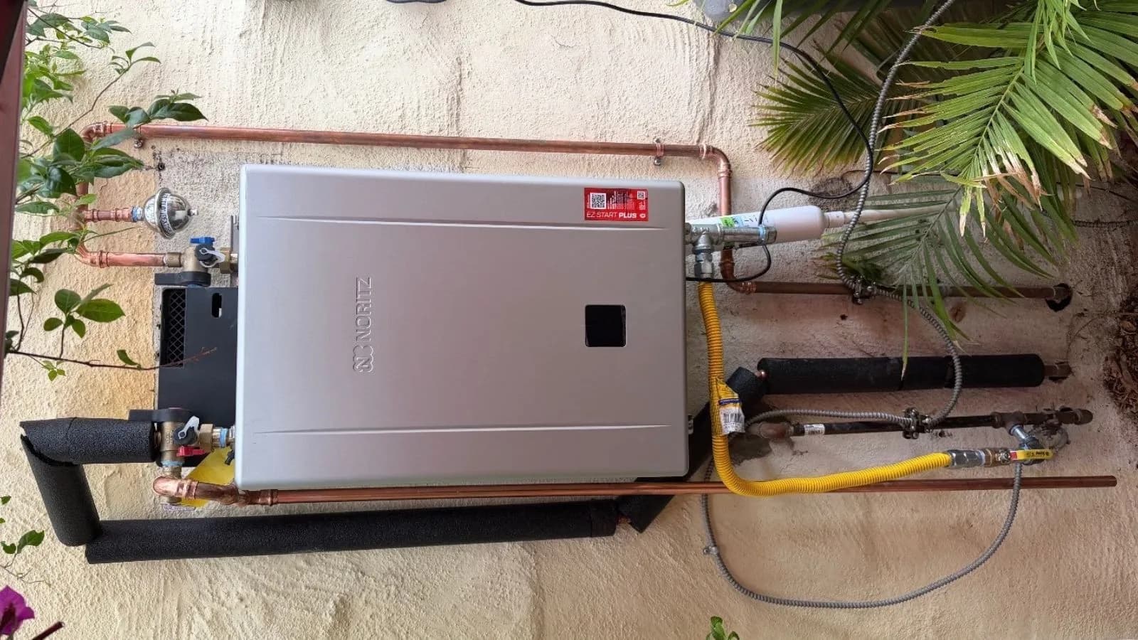 Glendale tankless water heater installation – wall-mounted tankless unit with new gas and water connections